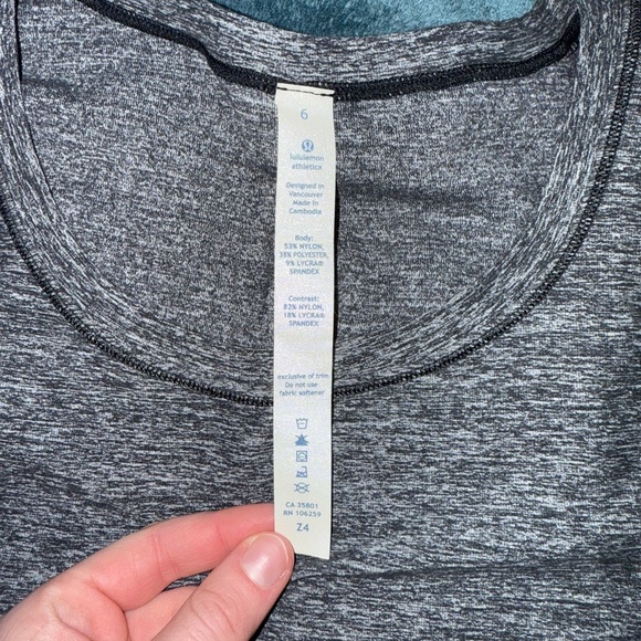 lululemon athletica Heathered Gray Short Sleeve Top - Picture 2 of 4
